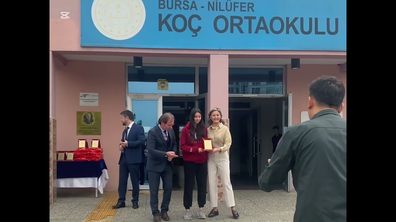 Koç Ortaokulu, Voleybolda Türkiye İkinciliğini Coşkuyla Kutladı!