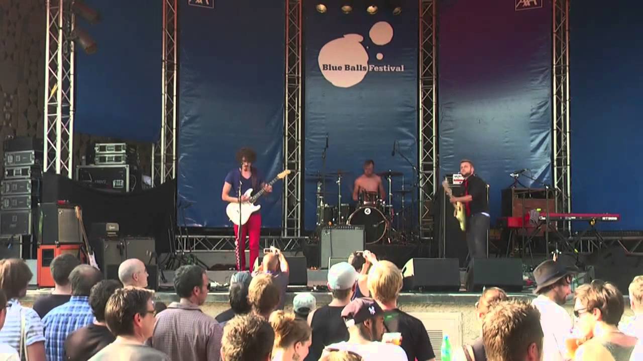 ROZBUB - SÜESSI FREIHEIT / GALAXIE (LIVE @ BLUE BALLS FESTIVAL 2013)