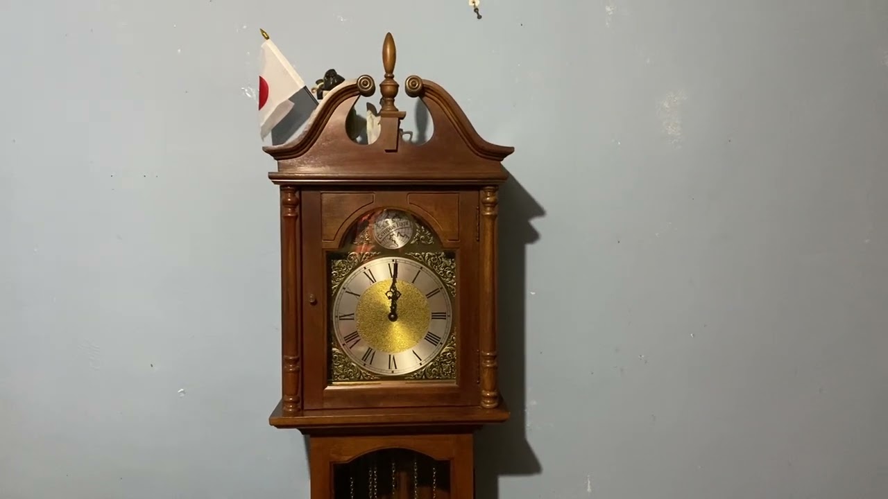Ridgeway Grandfa̲ther Clock Chimes 12:00