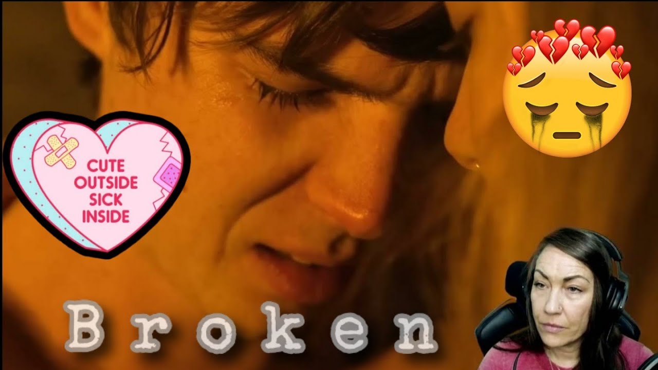 So much Pain! Mrs. Realistic reacts to | Ren Ft. Bibi - Crutch