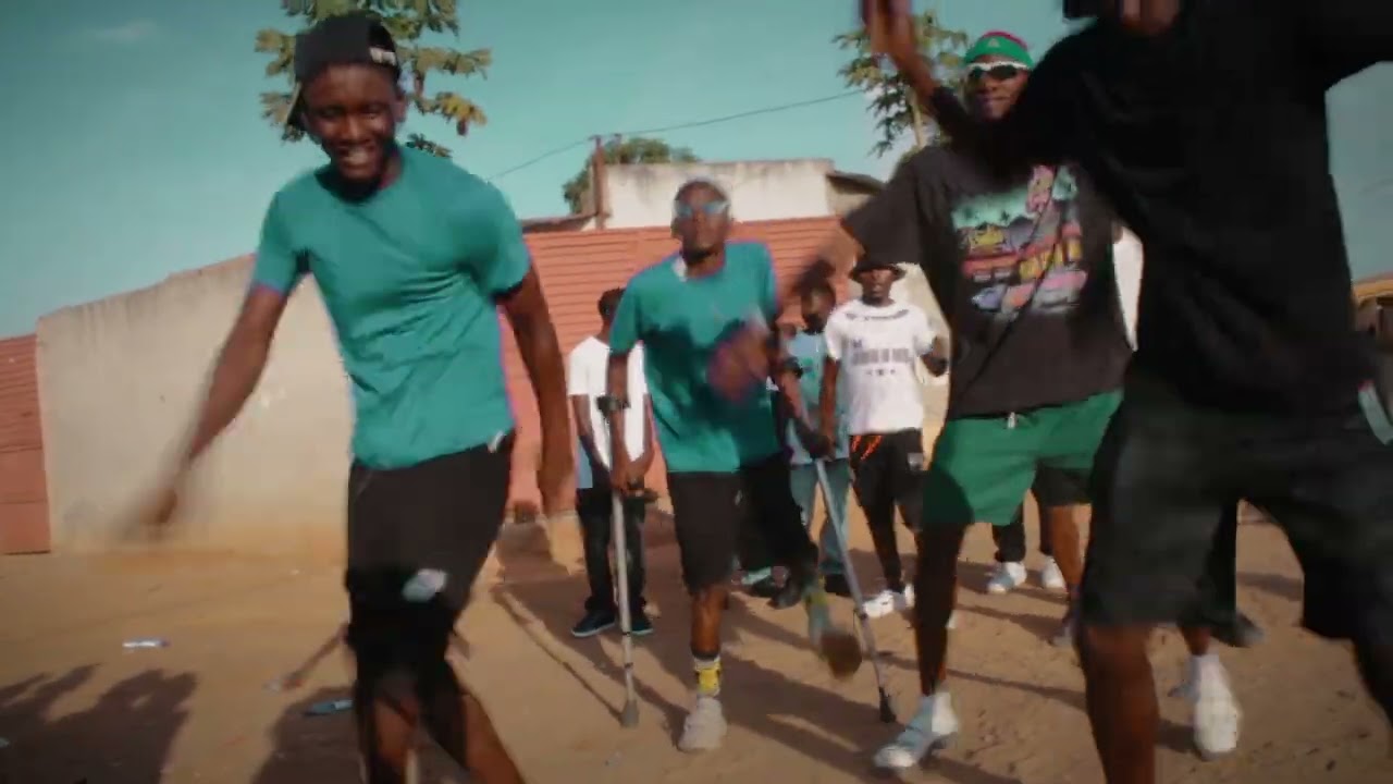 Vídeo clip já disponível correm família boa Os Afro Toque Bebelac 🎶🎤📸🇦🇴....