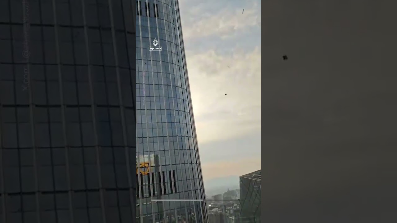 Plane crashes into Beijing&rsquo;s tallest building