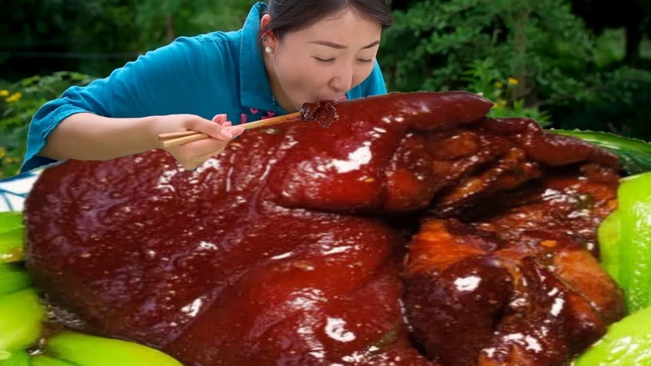 小雨今天燒個虎皮肘子，醬香濃鬱皮子入口即化，簡直是夢中情肘！#市民朱小雨