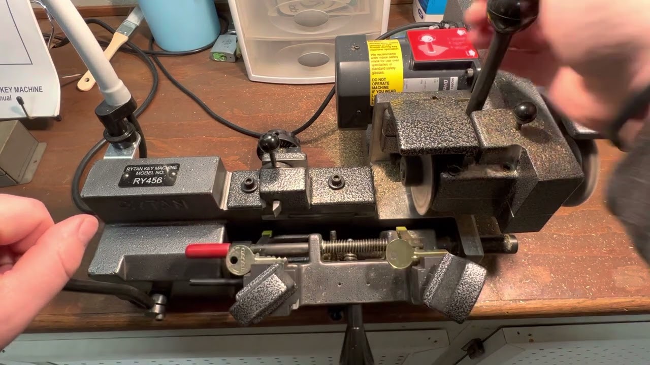 (57) How I duplicate Medeco/Emhart keys on Rytan RY456