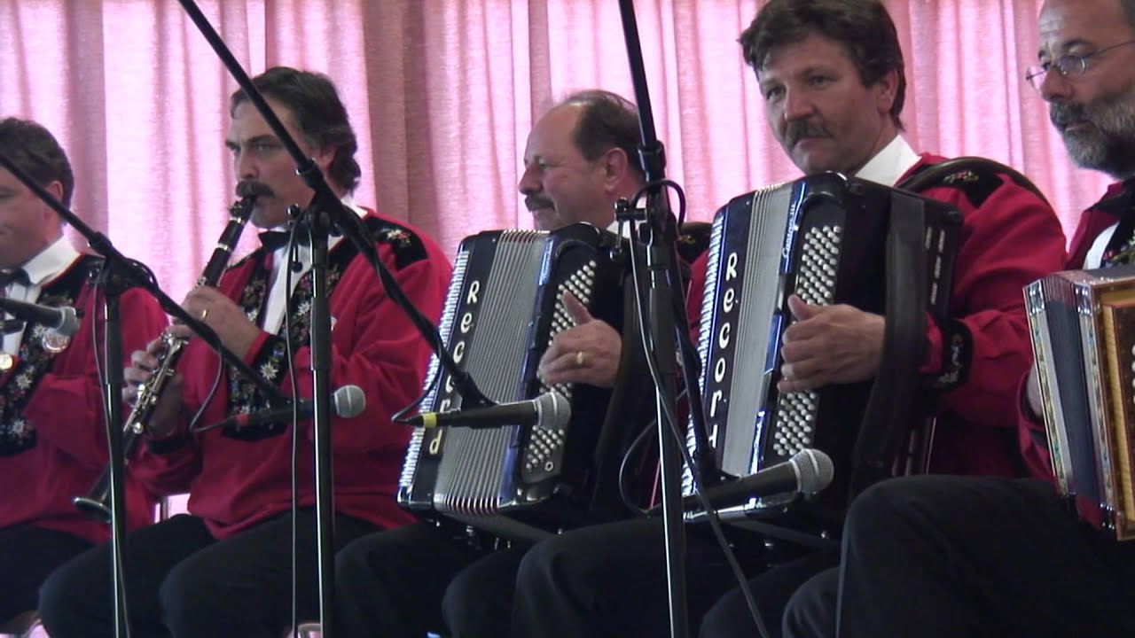 20 Jahre Kapelle Oberalp, mit dem RhB-Dampfzug G 4/5 nach Disentis