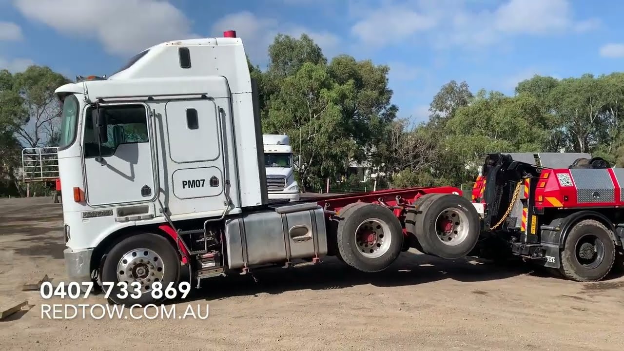 Kenworth Prime Mover Tow – Rear Tow with Missing Components | Heavy Truck Towing Melbourne Red Tow