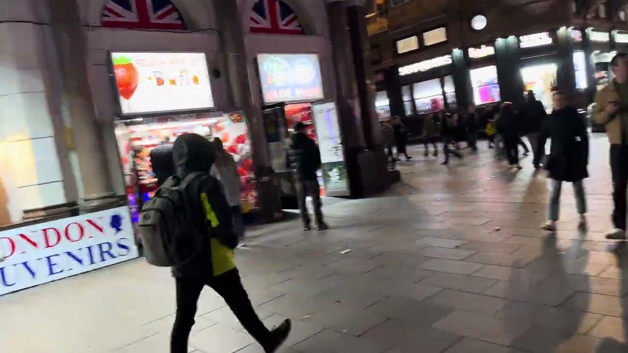 تحويسة ترد الروح 😌 🇬🇧 London- leicester Square 2025