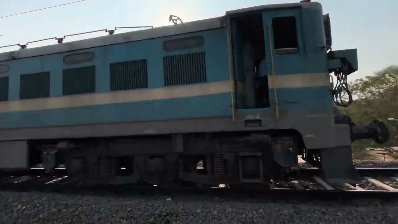 Old Wag7 honking and pulling Container Goods Train || ExploringmycountryIndia/Indian Railways/Train