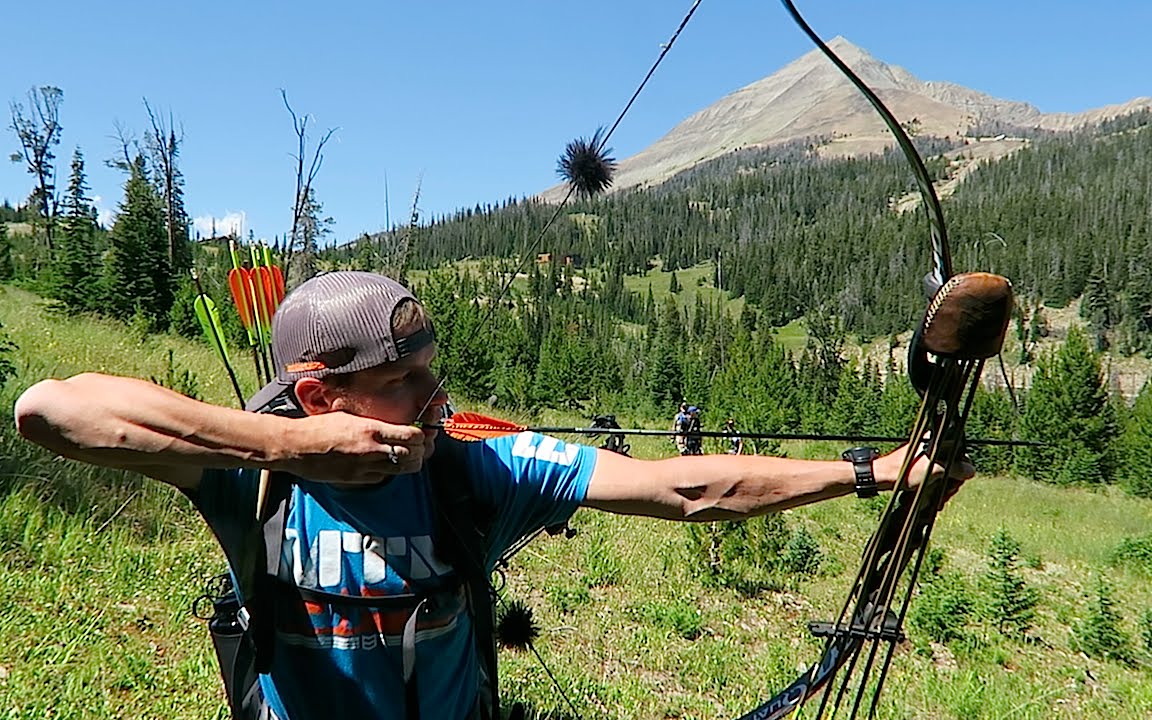 SHOOTING ANIMALS WITH BOWS!