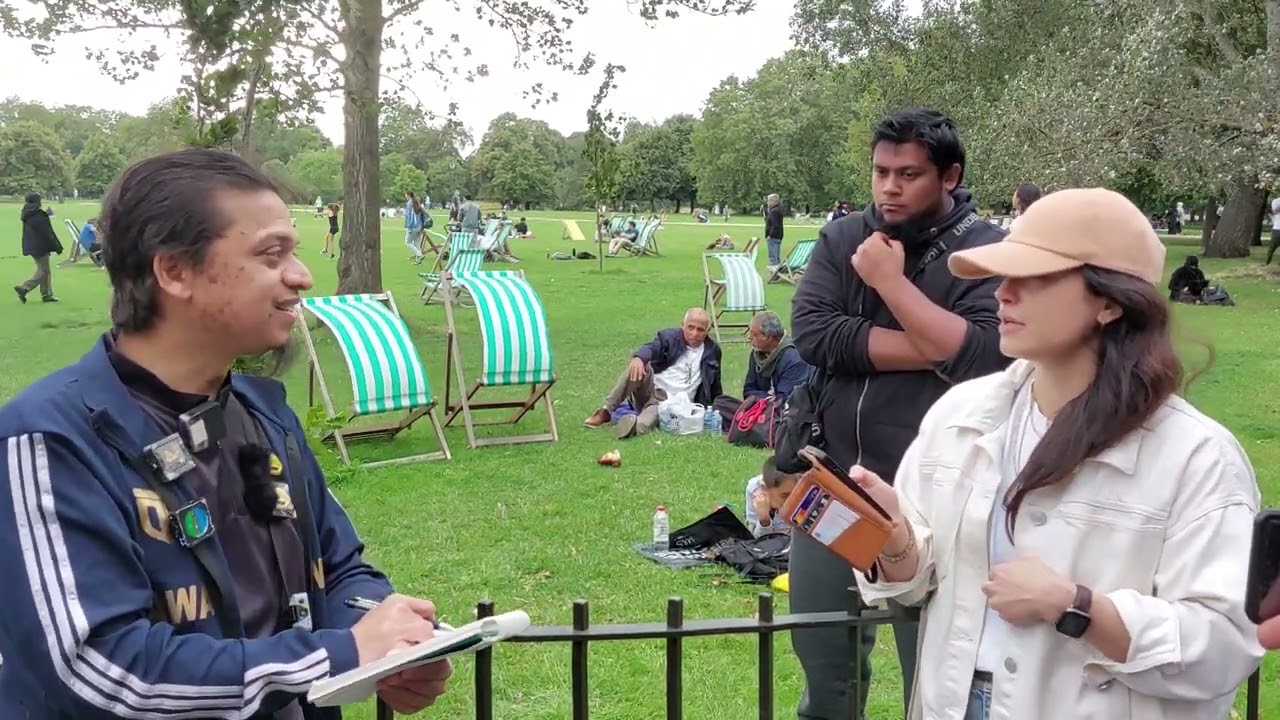 She Is Back After Looking Into Islam! Mansur And Visitor Speakers Corner Sam Dawah