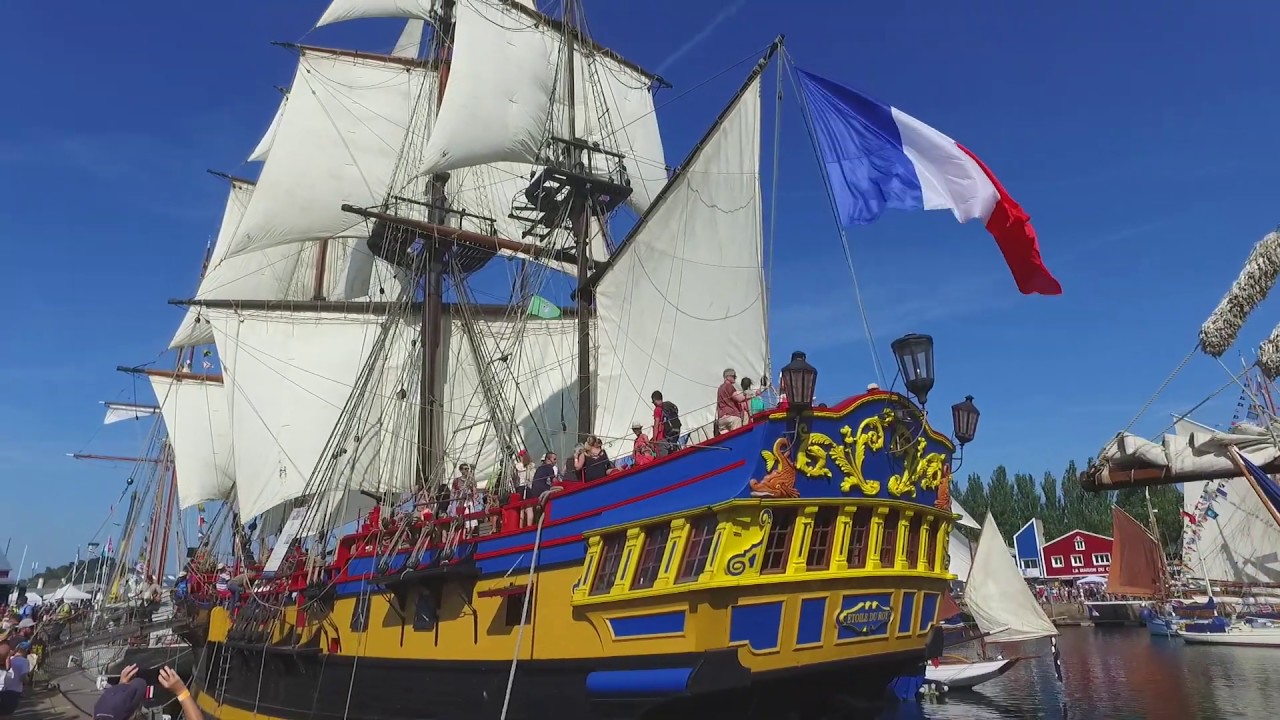 PROMENADE À PAIMPOL SUR LE QUAI NEUF / Festival du Chant de Marin - 2 août 2019