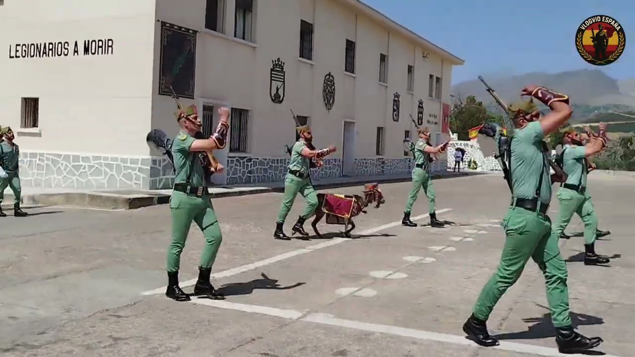 La Legión Desfila con Chulería ante la Princesa… ¡Aunque el Carnero se Rebeló!.