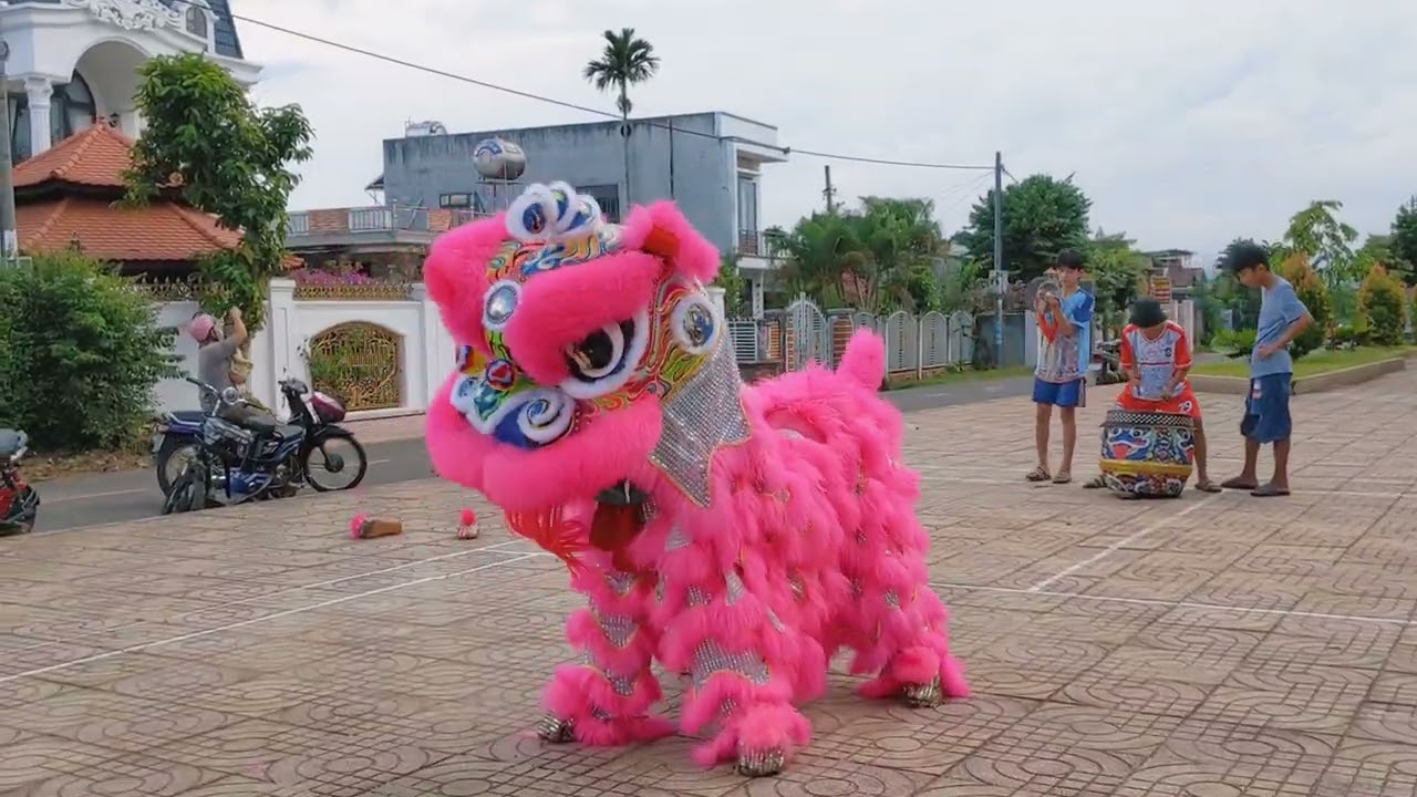 Đêm hội múa lân xe máy cày vòng quanh phố núi®  Krông Ana. Đêm 2.