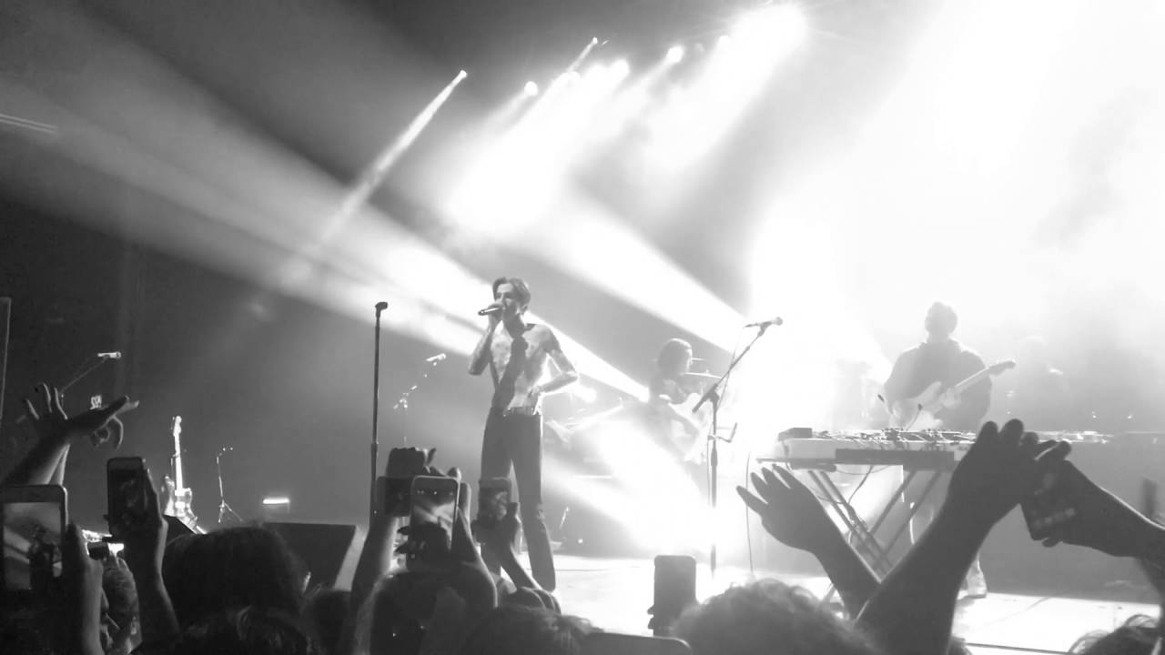 The Neighbourhood - Cry Baby Live - Dallas 2016 CLOSE UP