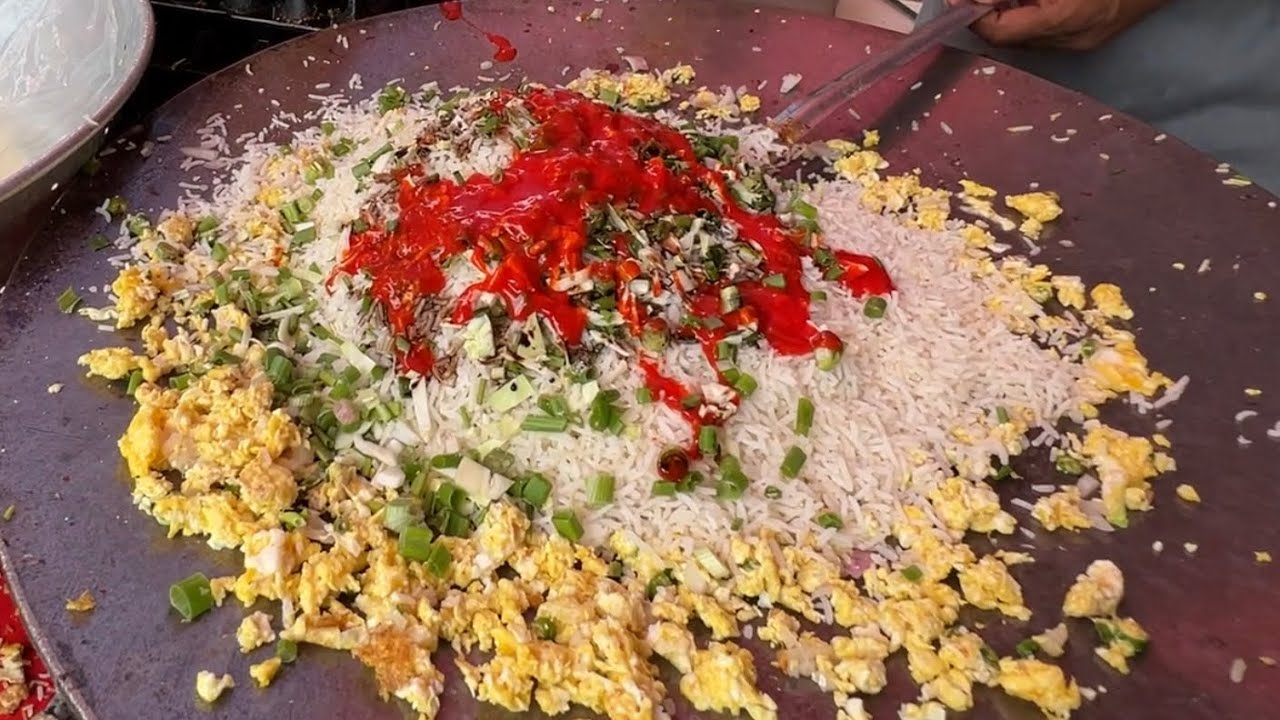 Massive Egg Fried Rice Making Near Chakala Metro Station | Mumbai Street Food