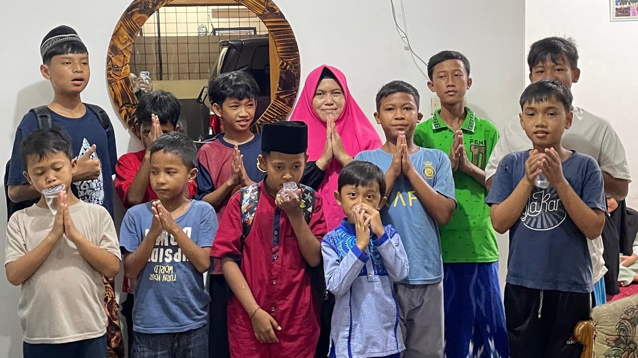 Assalamu 'Alaik dan Ya Robbi Sholli 'Ala Muhammad Mari Sama