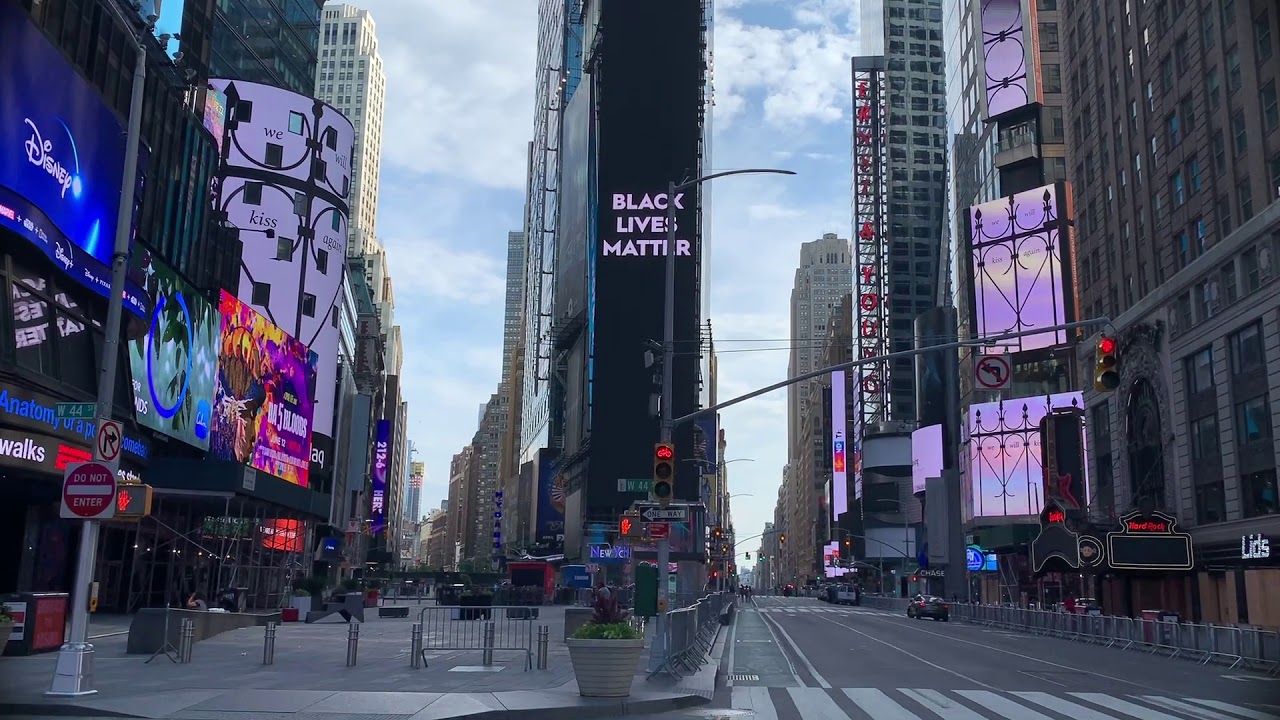 Times Square during the Covid-19 pandemic / Times Square durante a pandemia do novo corona virus