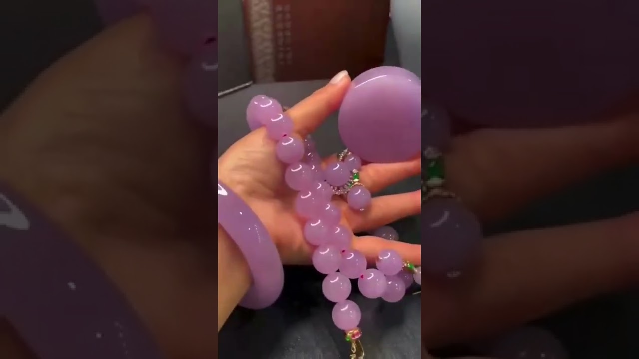 娼家日暮紫罗裙，清歌一啭口氛氲!精品珠宝 翡翠 玉石 赌石｜ 翡翠直播 玉石直播 赌石直播 ｜ 翡翠教学 玉石教學｜ Burmese jade ｜ 缅甸翡翠｜缅甸玉石｜缅甸赌石 #翡翠 #玉石 #赌石