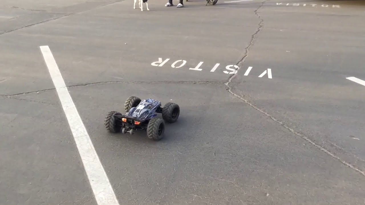 JLB Cheetah 21101 Running 17t pinion, Stock 3s battery, DHK Zombie Tires!!! On Road Bash!!!