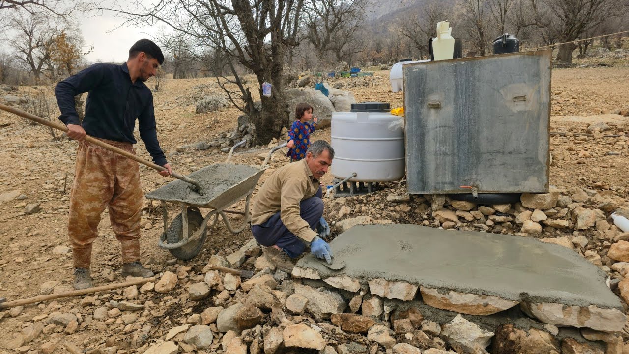 Nomadic life in the mountains: ⚒️Building a platform for washing dishes in the mountains🏔