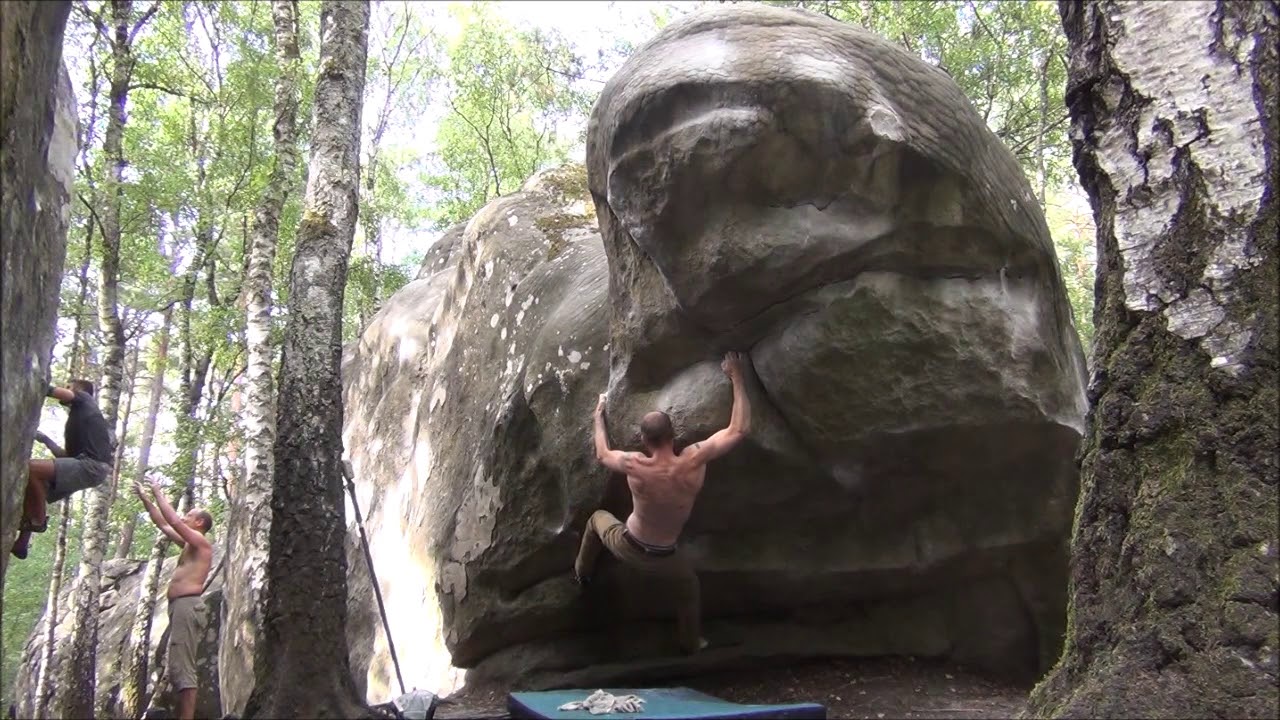 Fontainebleau - Franchard Isatis - La Power-Lolotte (assis) 7C