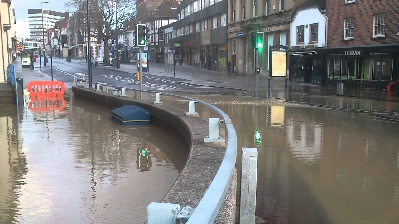 Maidstone 25.12.2013 flood foto