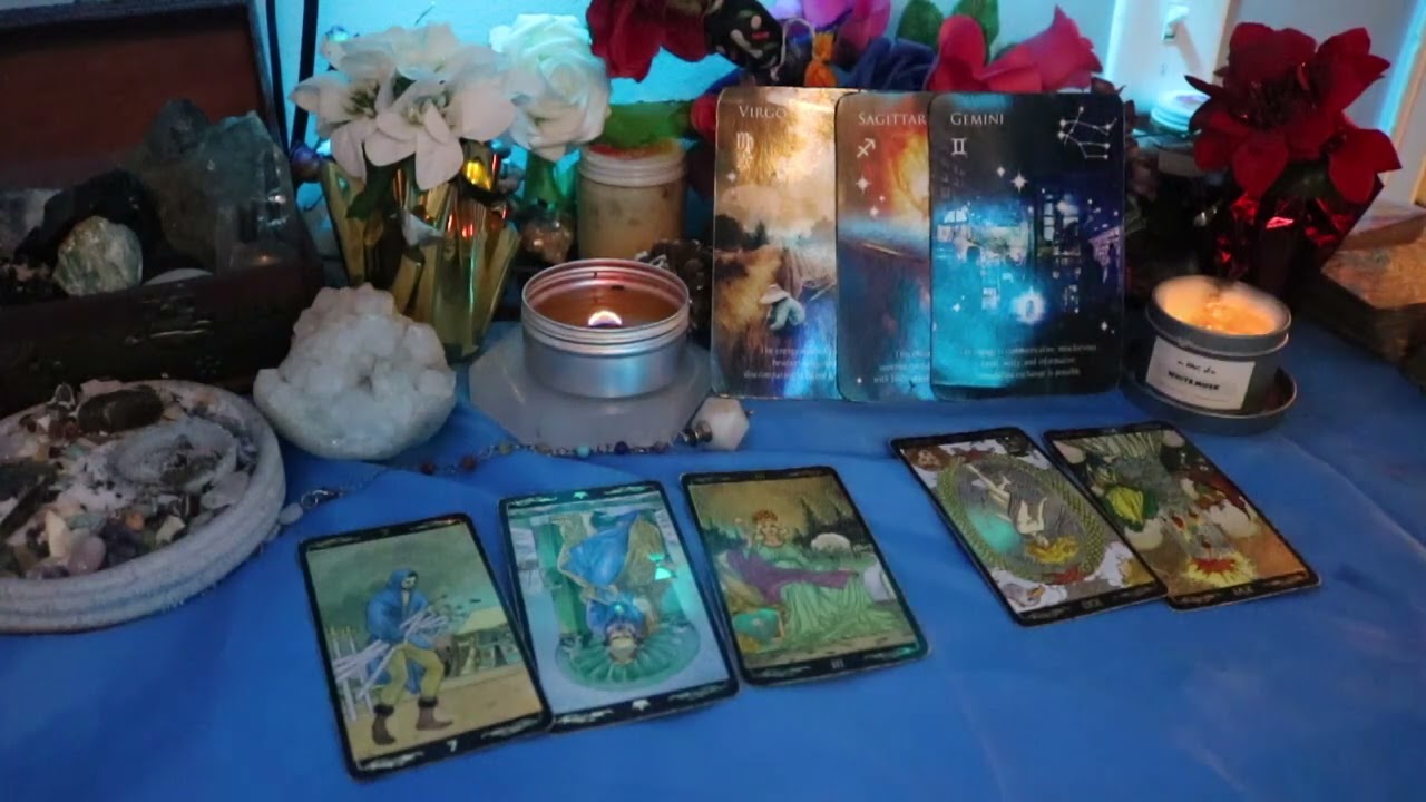 ♉️ TAURUS SOMEONE SECRETLY WISHES YOU KNEW THIS!🔮 December 2021  Taurus Tarot Reading