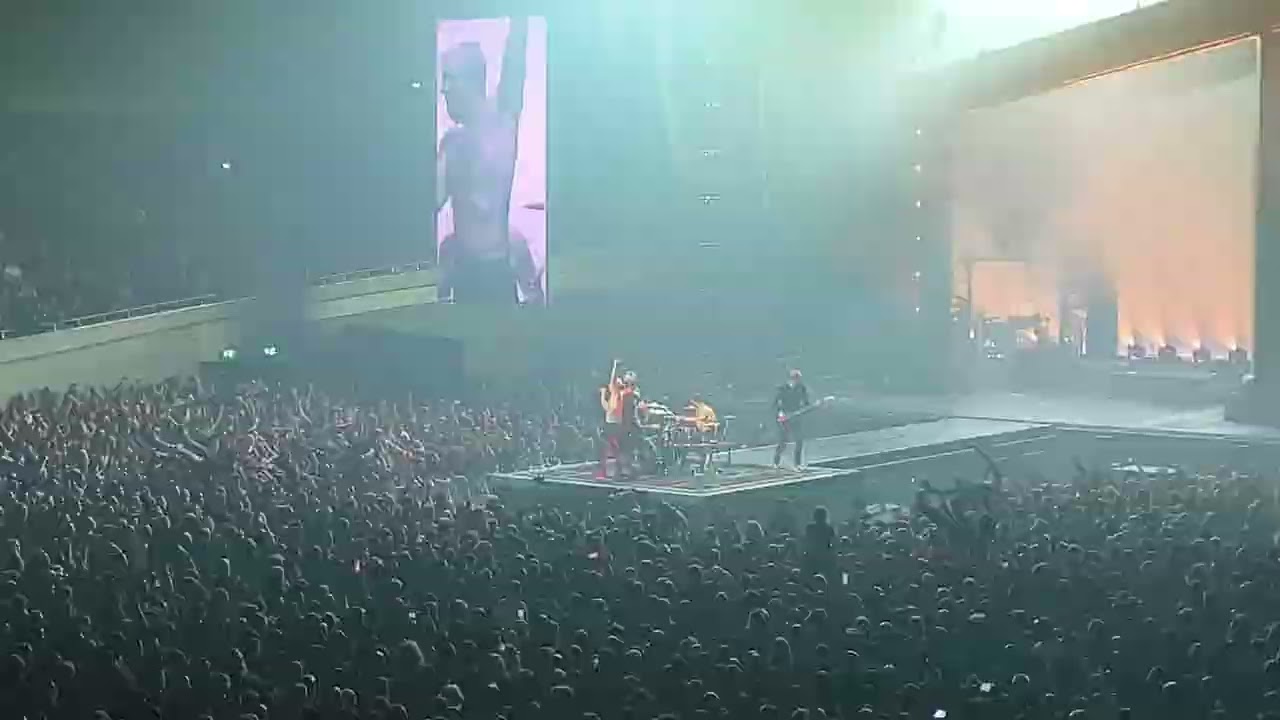 Parkway Drive...Wild Eyes... Westfalenhalle Dortmund...27.09.2025