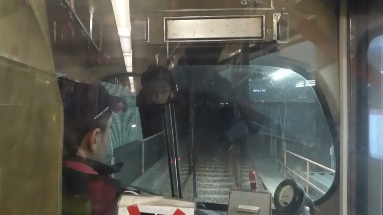 E1 4780+ c4 1356 befährt die Schnellstraßenbahnstrecke in FR Strebersdorf