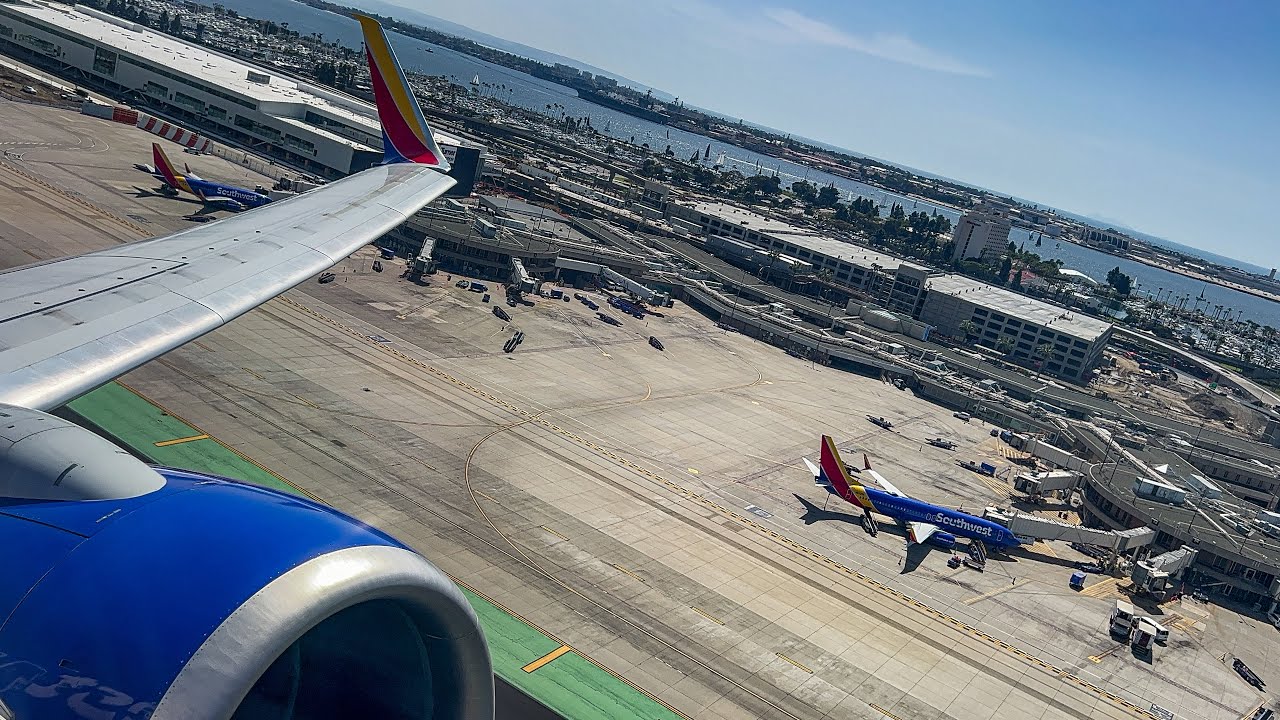 Southwest Airlines Boeing 737-8H4 (SFP) Roaring Takeoff from San Diego International ~ KSAN/SAN