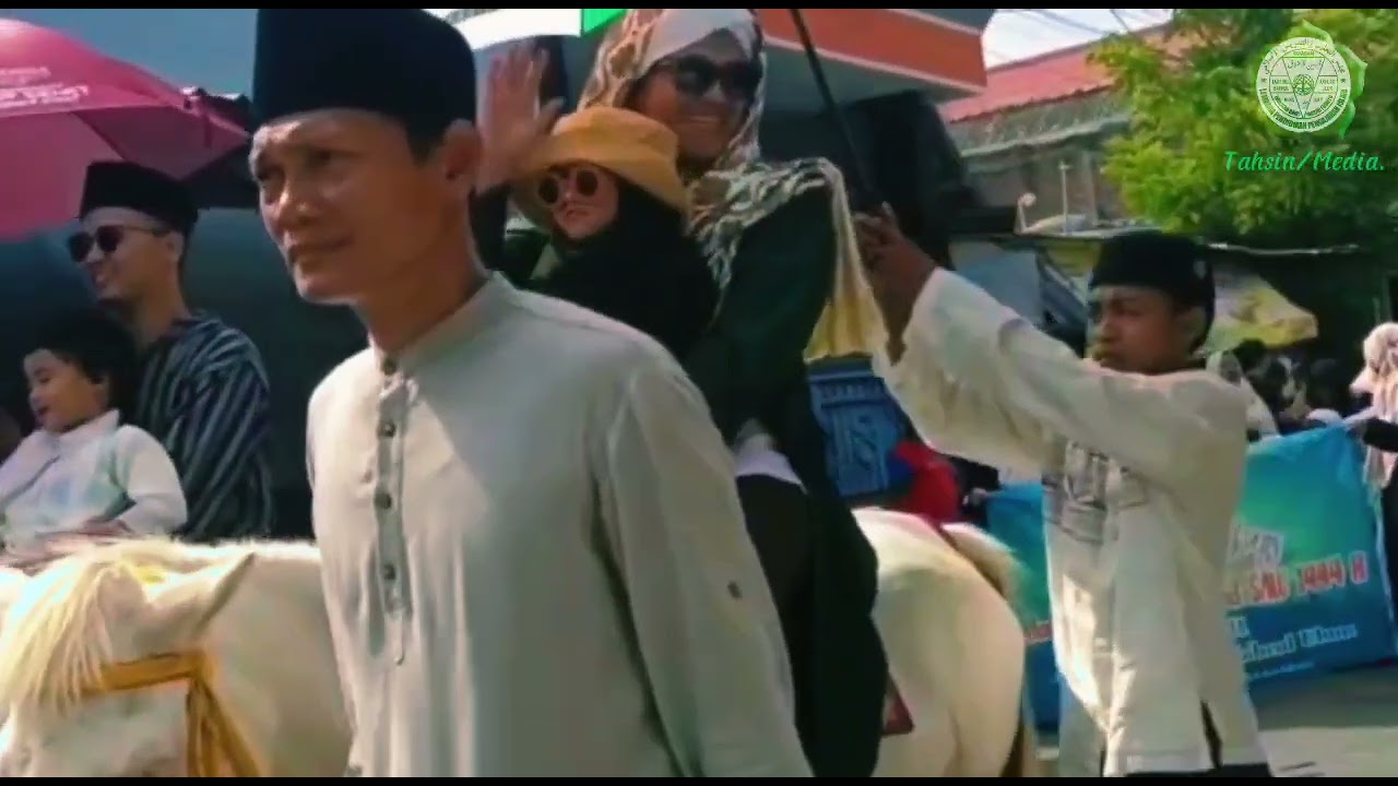 GREBEK MAULID PONDOK PESANTREN TAHSINUL AKHLAQ BAHRUL ULUM & KAMPUNG RANGKAH RW 06 SURABAYA