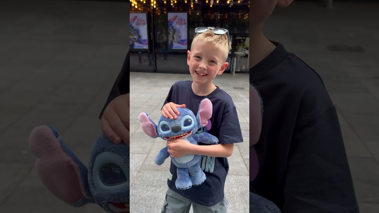 [AD] Taking Many Moods Stitch with us to watch the Lilo & Stitch movie🌴 @justplaytoys @DisneyUK