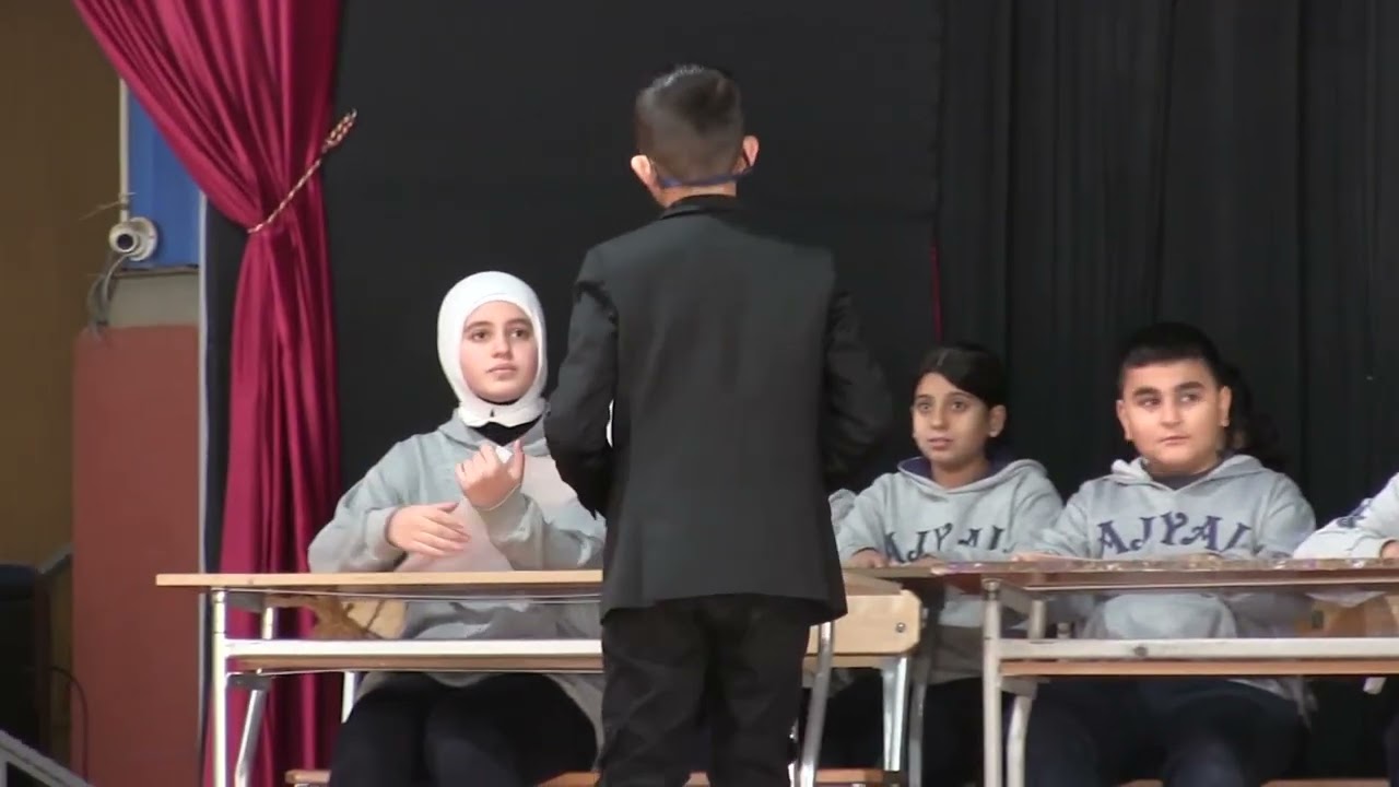 مسرحية حفنة من تراب  الصف السابع