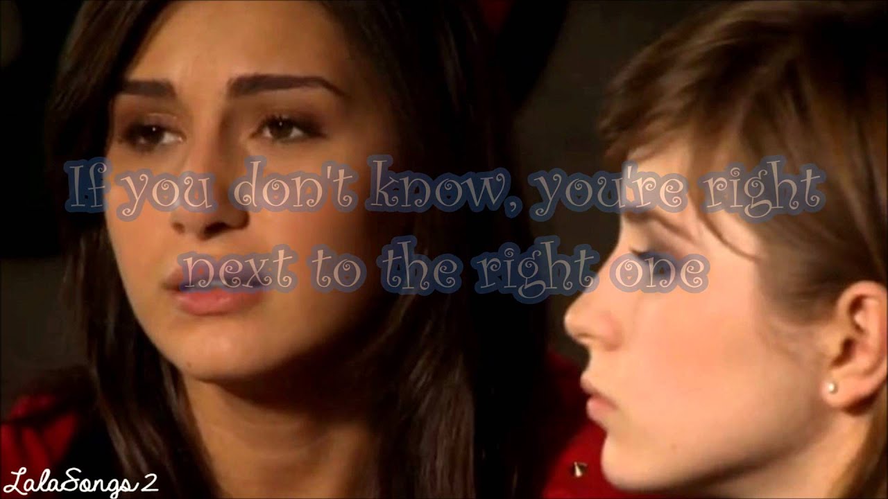 Alina & Criss - Right Next to the Right One lyrics
