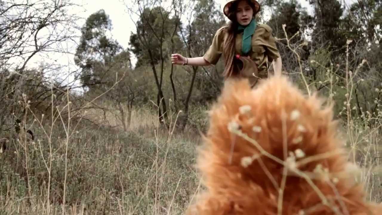 Javier Barría - No Te Sientes En El Suelo (Video Oficial)