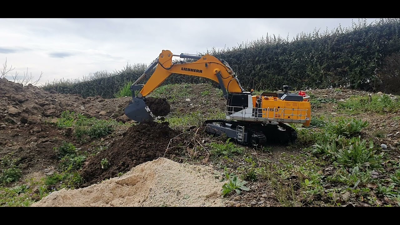 Lesu Liebherr R 9150