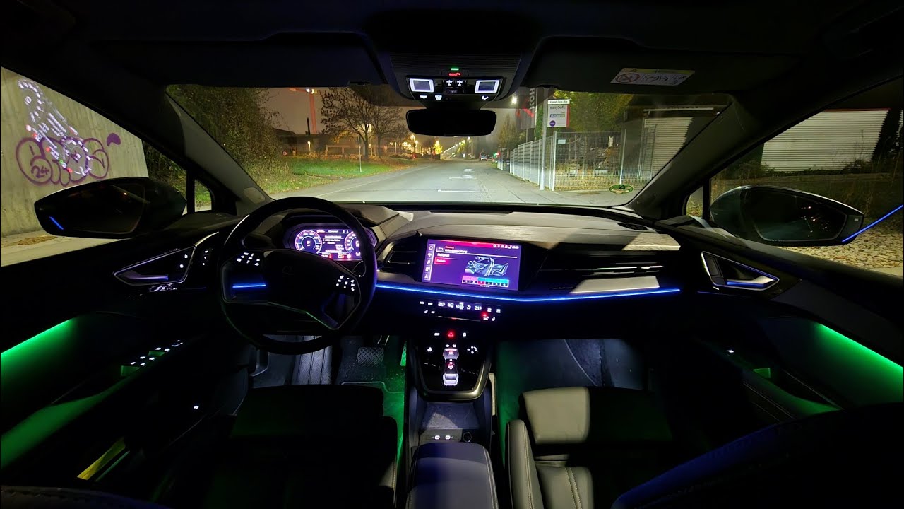 2025 Audi Q4 Sportback 55 e-tron quattro - at night | Ambientebeleuchtung