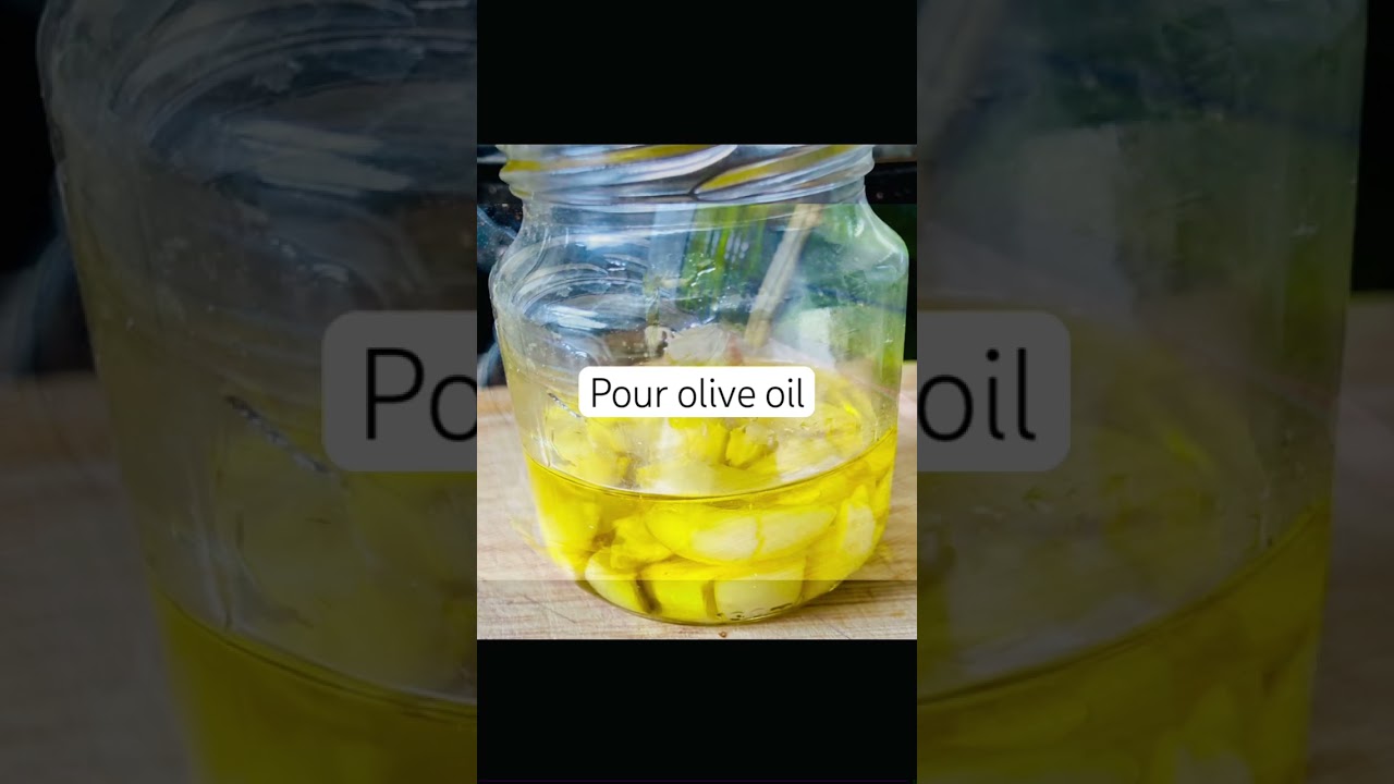 How to Make Homemade Organic Garlic Oil for Earache Relief