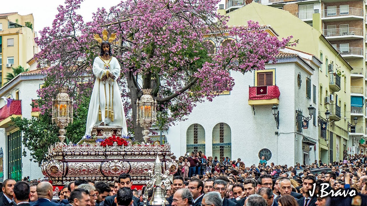75º Aniversario de Jesús Cautivo: salida de la procesión (Málaga, 2014)
