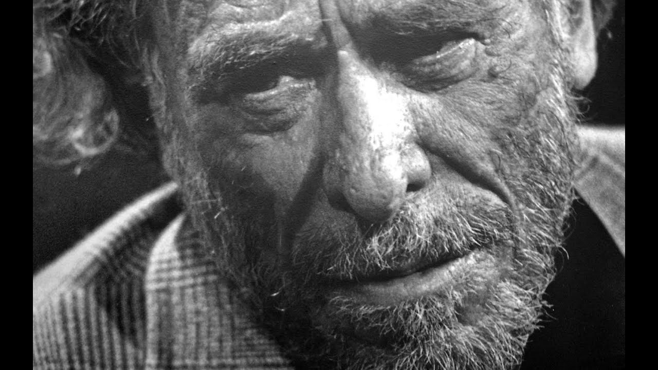 Charles Bukowski | Hangi çiçek diğerini sarı açtı diye ayıplar