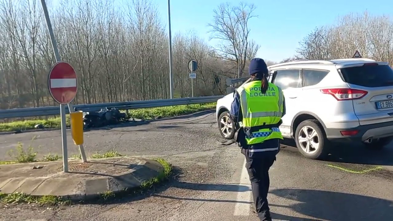 SCHIANTO IN MOTO, FERITO 18ENNE