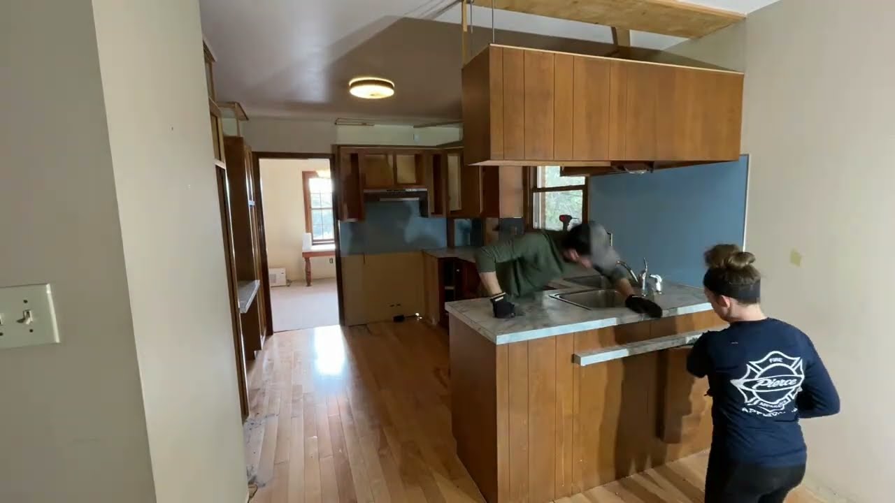 EPISODE 4: KITCHEN DEMO WEEKEND!