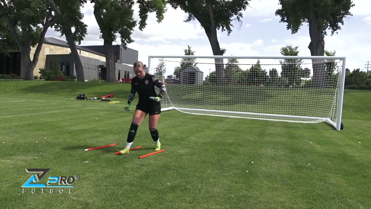 Female goalkeeper training at ZPro Futbol®