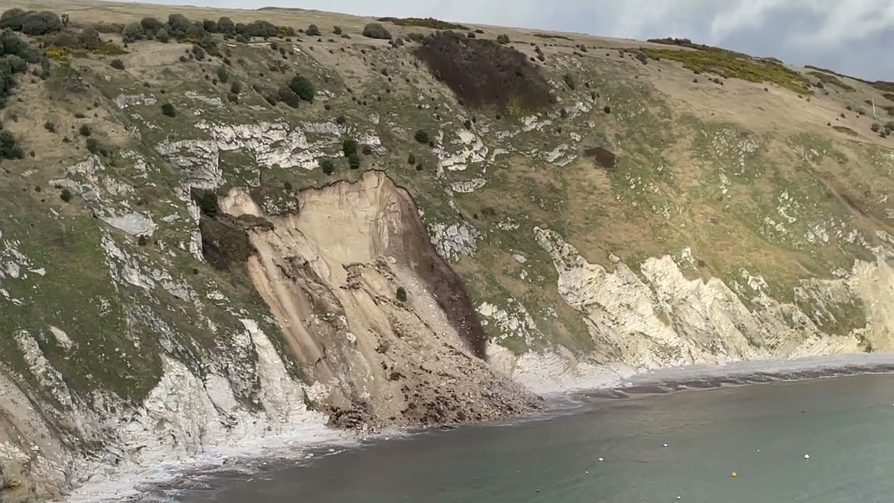 Spectacular Scene as Cliffs Collapse in Dorset