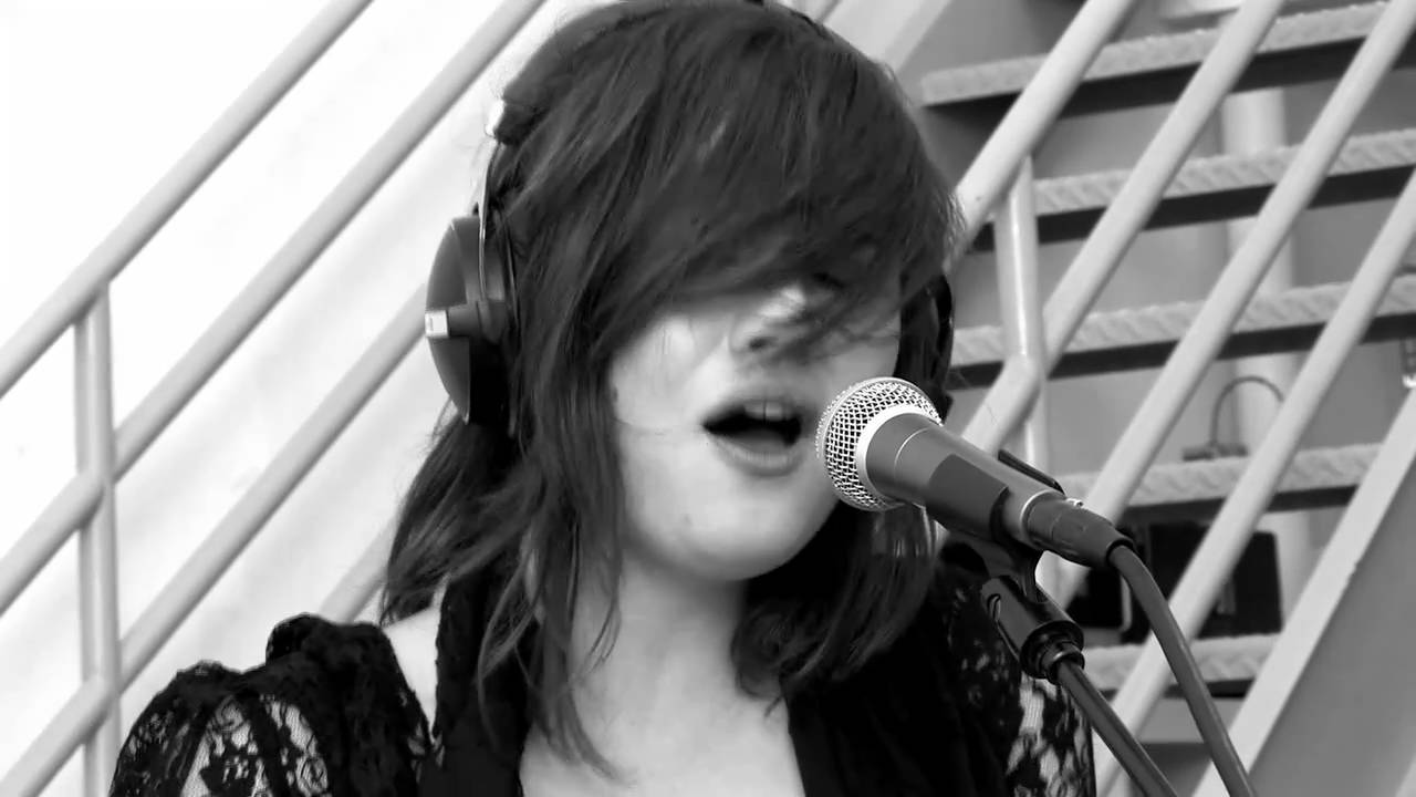 Rose Elinor Dougall - Come Away WIth Me (Live Groupee Session)