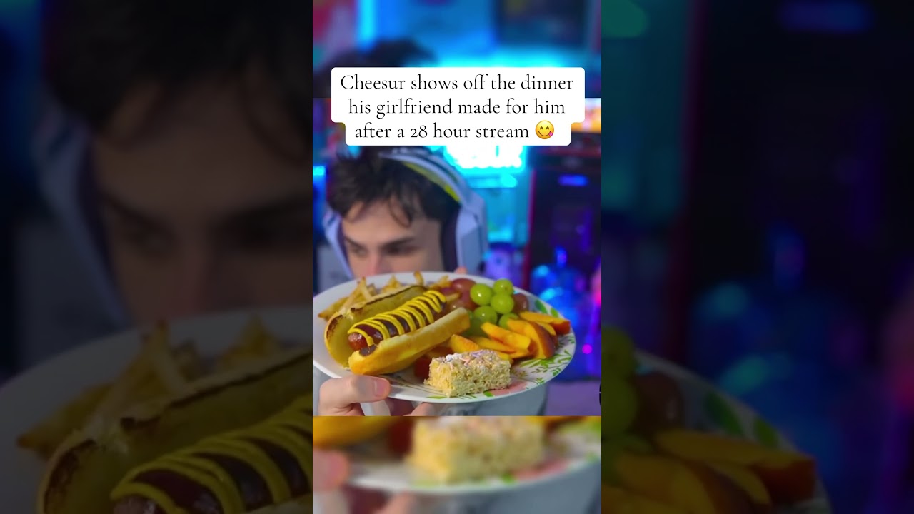 Chester shows off the dinner his girlfriend made for him after a 28 hour stream😋#chessur #eat #eats