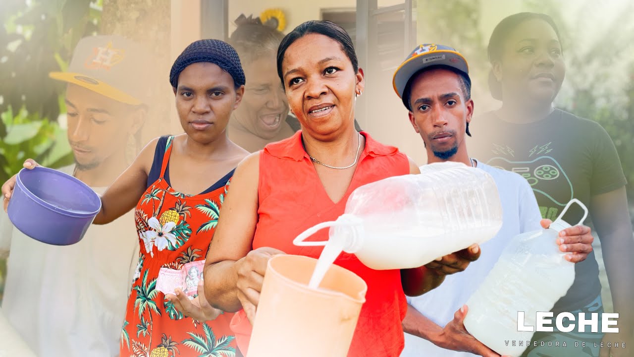 Mujer vende agua de arroz por leche de vaca a los vecinos