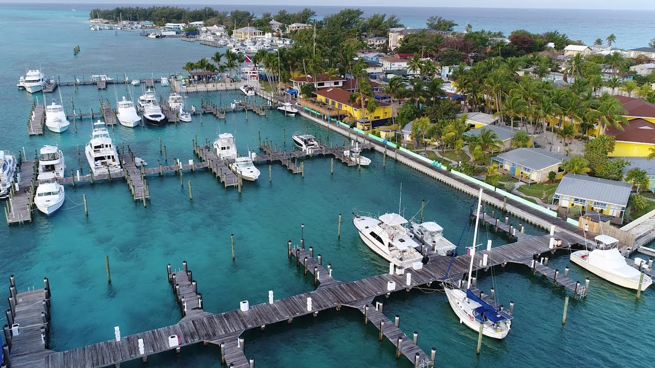 LIVING ON A SAILBOAT ON AN ISLAND IN THE BAHAMAS