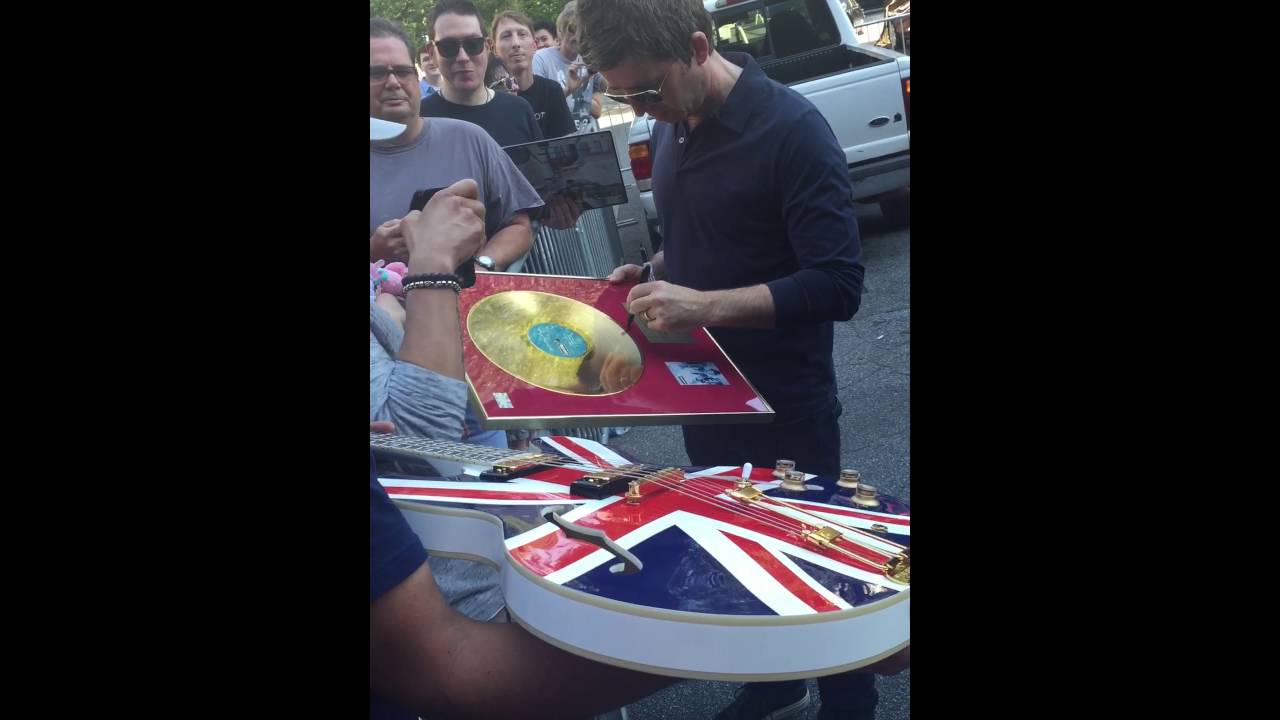 Noel signing in Atlanta