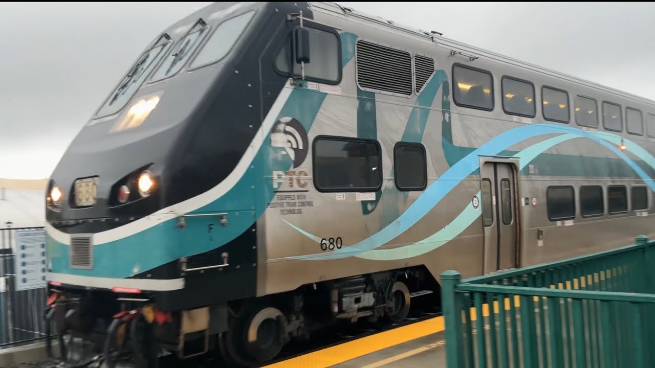 12-26-25 railfanning van nuys Metrolink station(rain railfan)